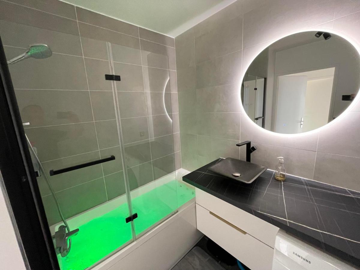 مانت لا جولي Charmant Logement Avec Jacuzzi المظهر الخارجي الصورة